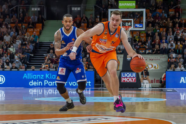 有的人却似 有的人却似