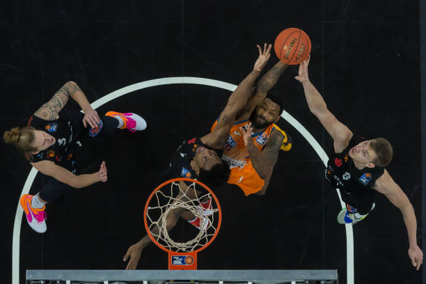 人物的深入 人物的深入